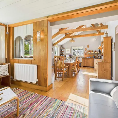 Host & - Lowmoor * Wigton