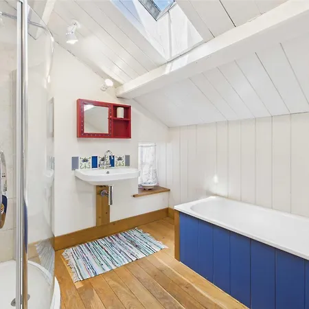 Host & - Lowmoor Feriehus *